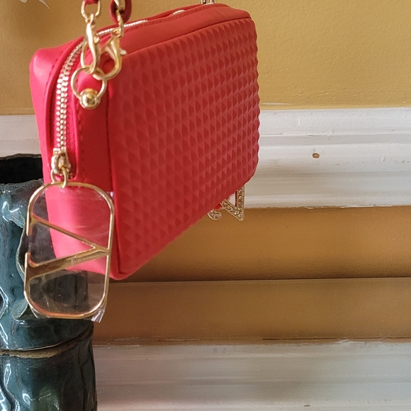 Host post 🥳💥💥💥Valentino💥💥💥 - Picture 7 of 12